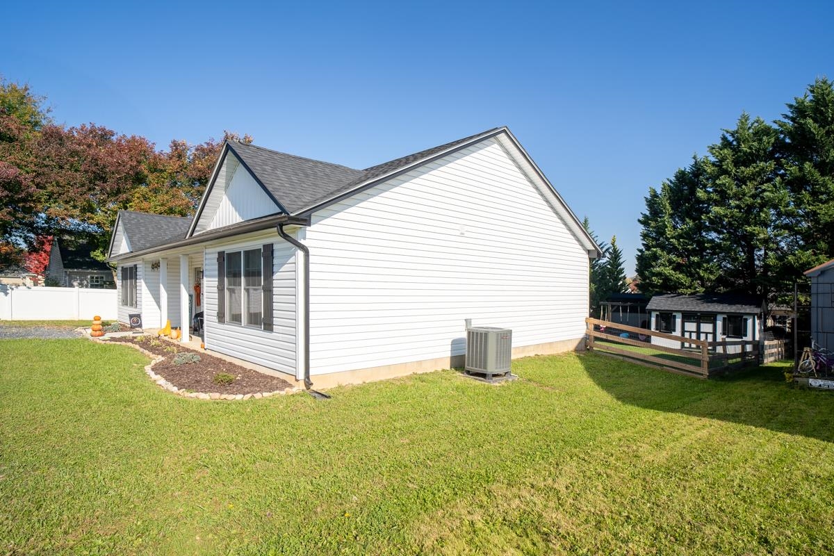 64 LOFTON DR, WEYERS CAVE, Virginia 24486, 3 Bedrooms Bedrooms, ,2 BathroomsBathrooms,Residential,64 LOFTON DR,683594 MLS # 683594 64 LOFTON DR, WEYERS CAVE, Virginia 24486, 3 Bedrooms Bedrooms, ,2 BathroomsBathrooms,Residential,64 LOFTON DR,683594 MLS # 683594