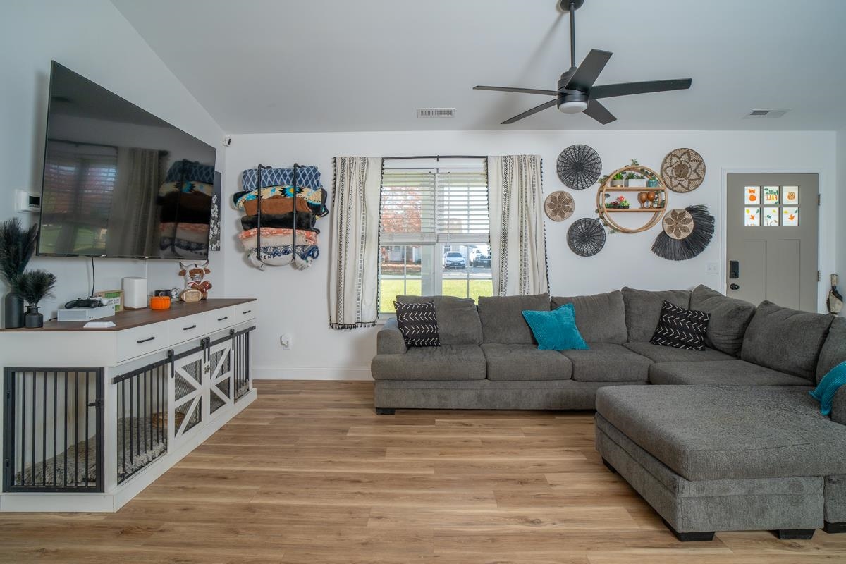 64 LOFTON DR, WEYERS CAVE, Virginia 24486, 3 Bedrooms Bedrooms, ,2 BathroomsBathrooms,Residential,64 LOFTON DR,683594 MLS # 683594 64 LOFTON DR, WEYERS CAVE, Virginia 24486, 3 Bedrooms Bedrooms, ,2 BathroomsBathrooms,Residential,64 LOFTON DR,683594 MLS # 683594