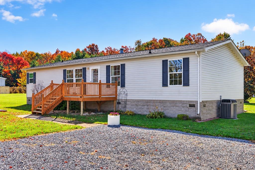 518 CRIMORA MINE RD, CRIMORA, Virginia 24431, 3 Bedrooms Bedrooms, ,2 BathroomsBathrooms,Residential,518 CRIMORA MINE RD,683596 MLS # 683596