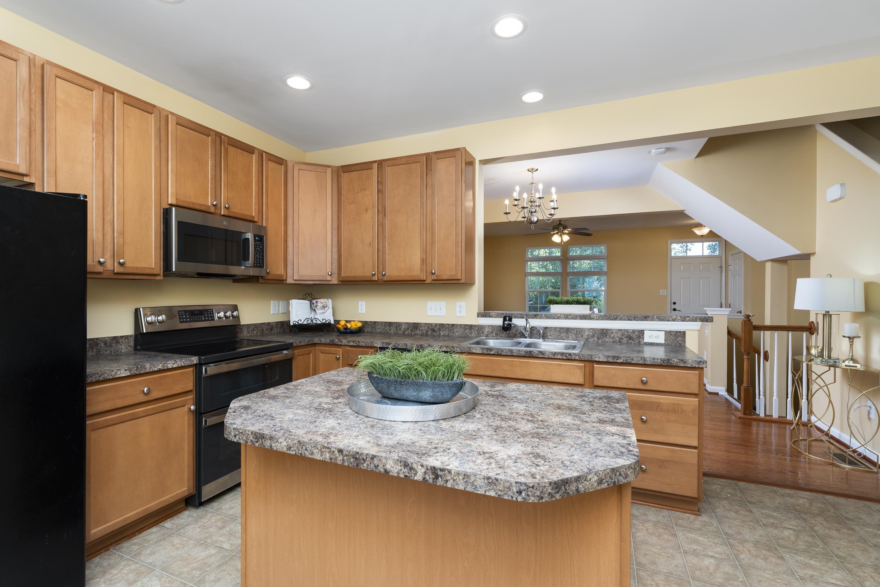 214 COLONY DR, CHARLOTTESVILLE, Virginia 22903, 3 Bedrooms Bedrooms, ,2 BathroomsBathrooms,Residential,214 COLONY DR,683597 MLS # 683597