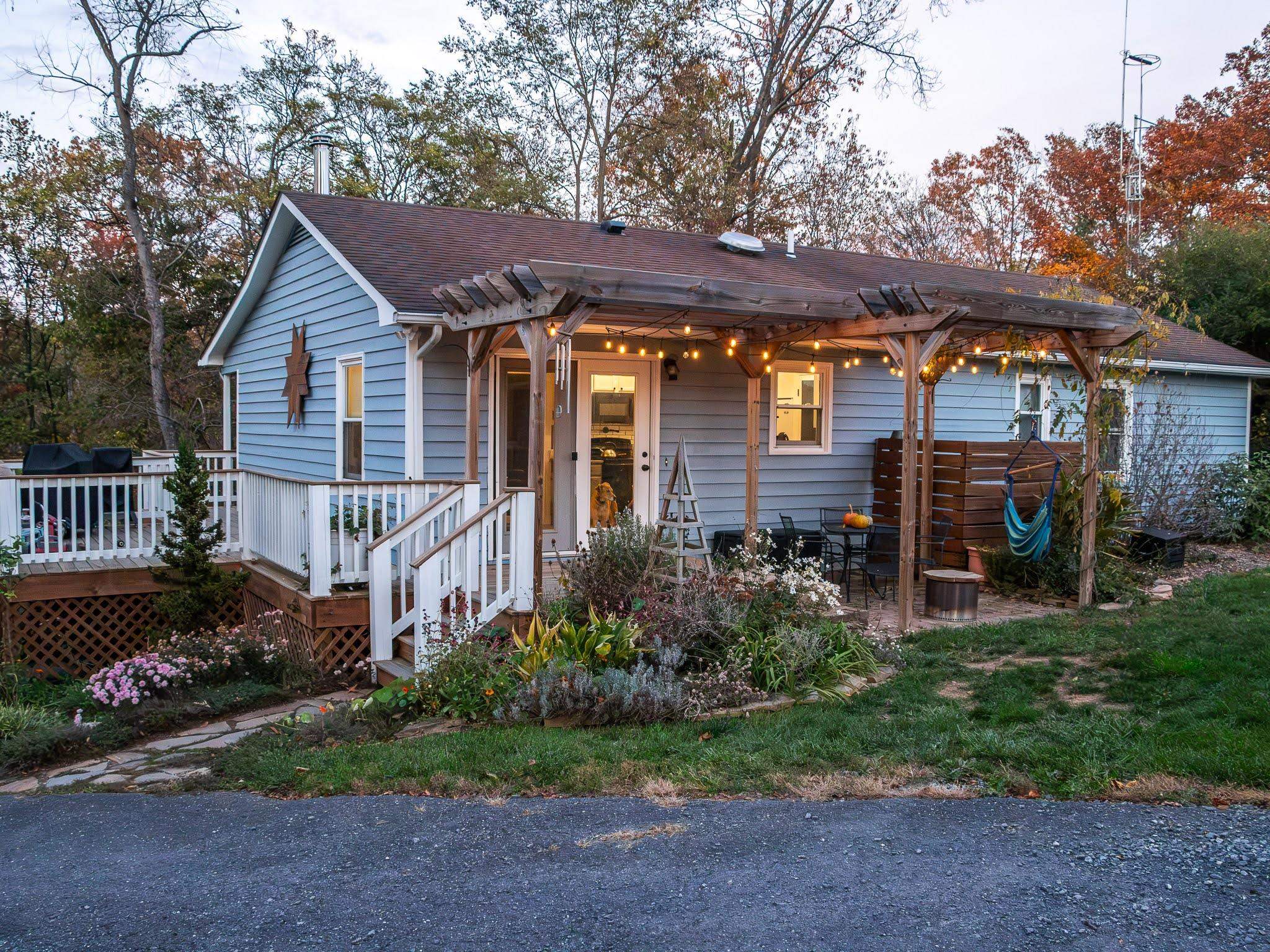 1917 HERMITAGE RD, WAYNESBORO, Virginia 22980, 3 Bedrooms Bedrooms, ,2 BathroomsBathrooms,Residential,1917 HERMITAGE RD,683608 MLS # 683608