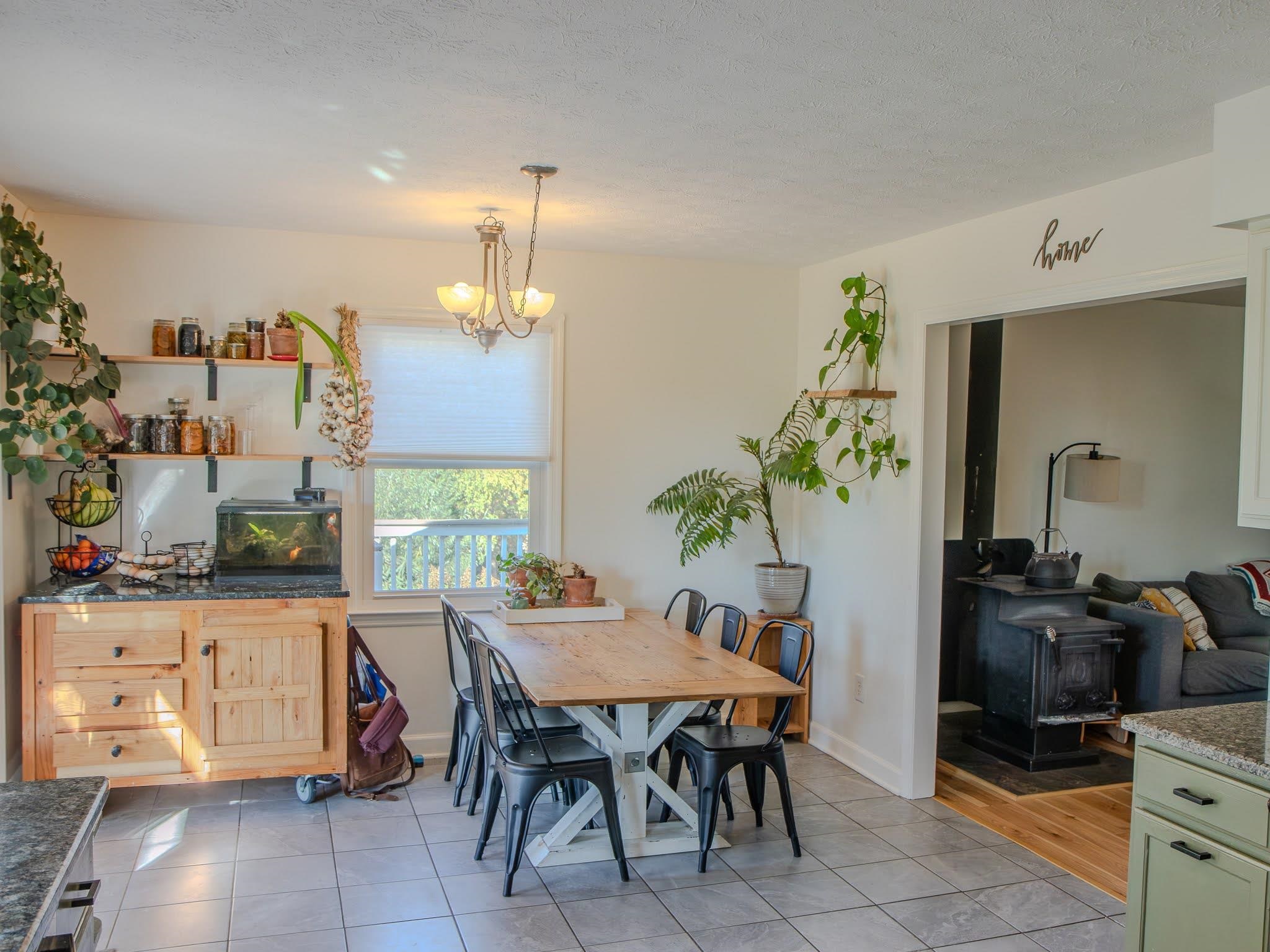 1917 HERMITAGE RD, WAYNESBORO, Virginia 22980, 3 Bedrooms Bedrooms, ,2 BathroomsBathrooms,Residential,1917 HERMITAGE RD,683608 MLS # 683608