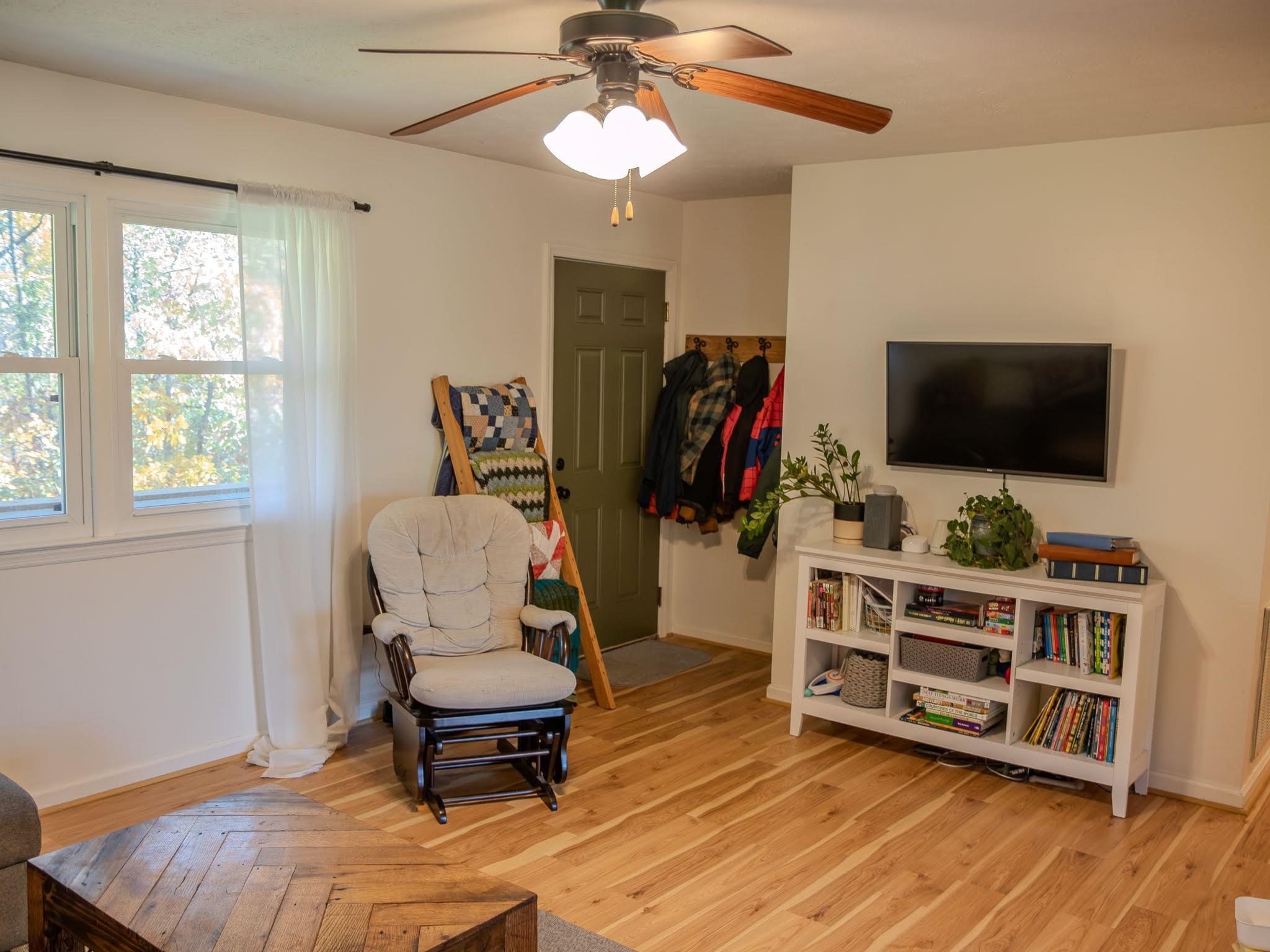 1917 HERMITAGE RD, WAYNESBORO, Virginia 22980, 3 Bedrooms Bedrooms, ,2 BathroomsBathrooms,Residential,1917 HERMITAGE RD,683608 MLS # 683608