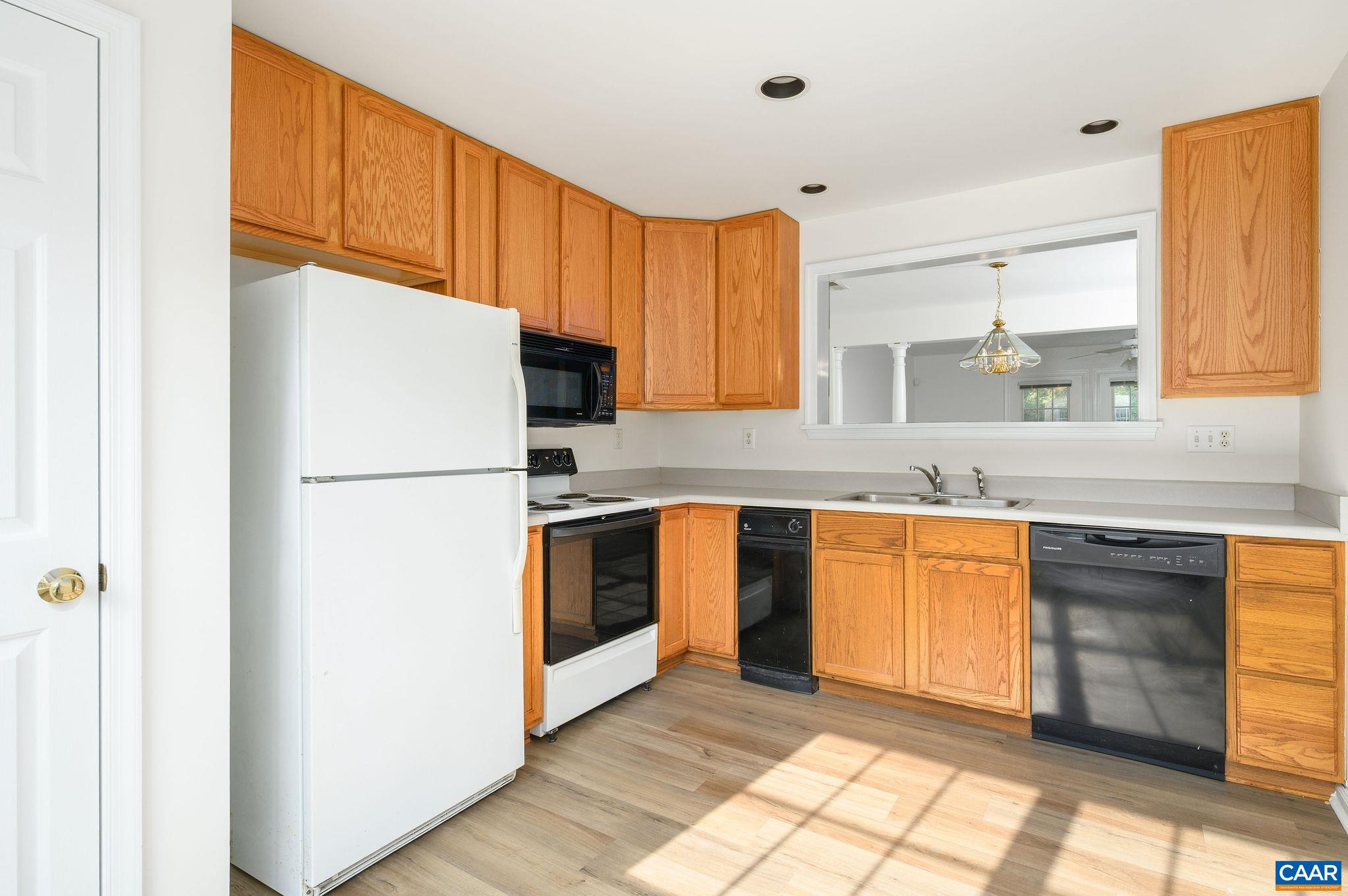 1350 WIMBLEDON WAY, CHARLOTTESVILLE, Virginia 22901, 3 Bedrooms Bedrooms, ,2 BathroomsBathrooms,Residential,1350 WIMBLEDON WAY,683616 MLS # 683616