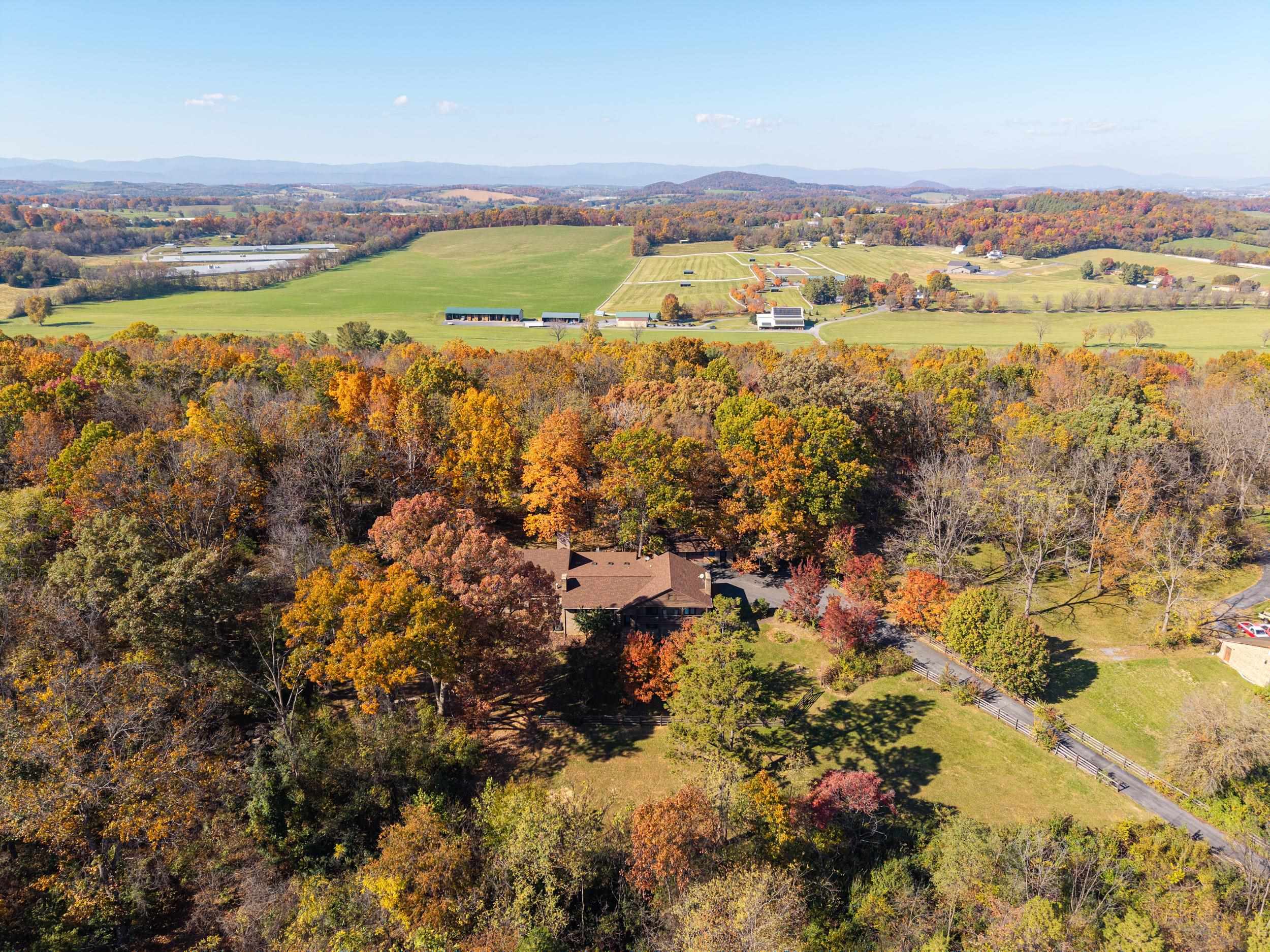 96 RIDGETOP DR, WEYERS CAVE, Virginia 24486, 4 Bedrooms Bedrooms, ,3 BathroomsBathrooms,Residential,96 RIDGETOP DR,683618 MLS # 683618