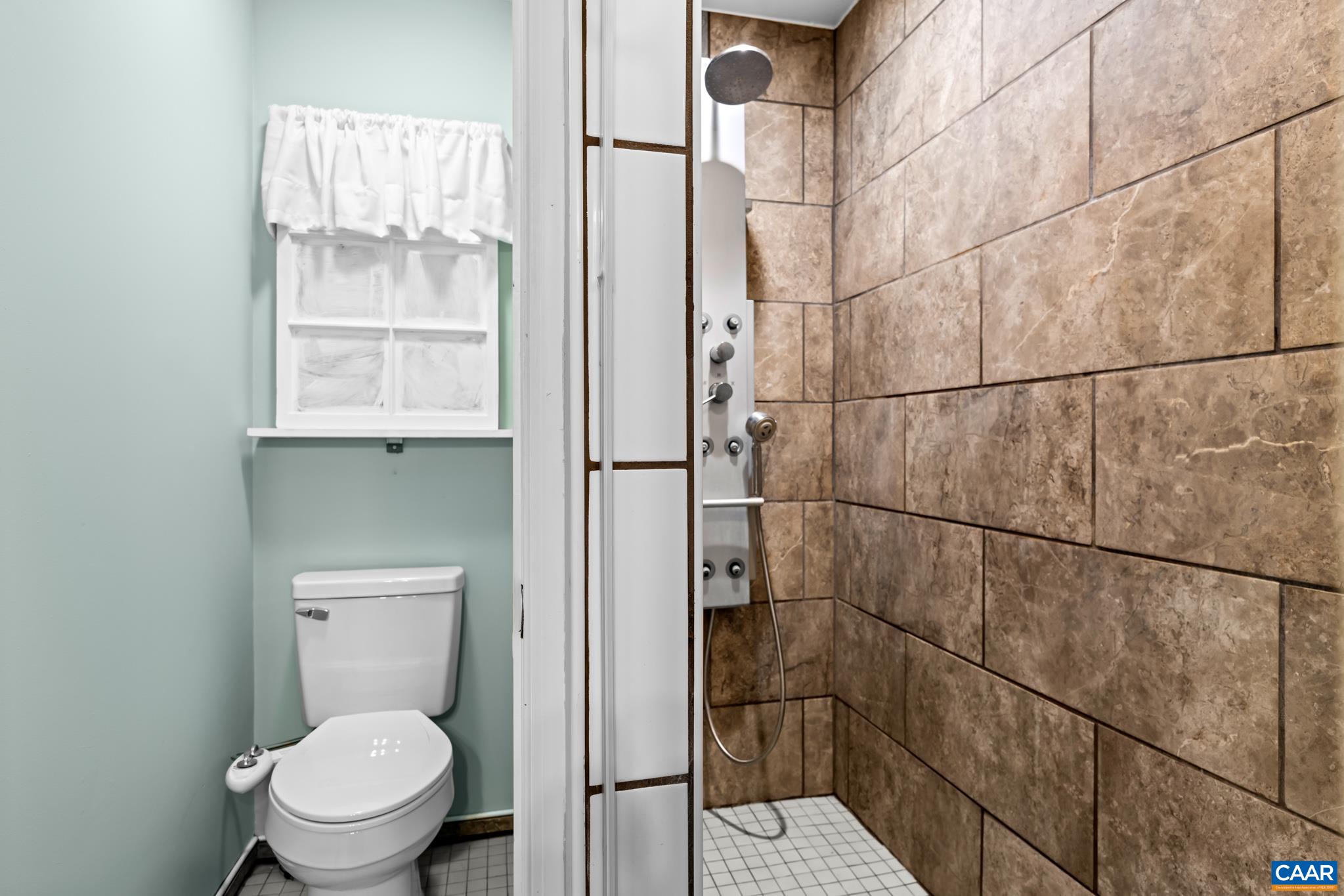 723 ORANGEDALE AVE, CHARLOTTESVILLE, Virginia 22903, 2 Bedrooms Bedrooms, ,1 BathroomBathrooms,Residential,Orangedale Oasis,723 ORANGEDALE AVE,683626 MLS # 683626
